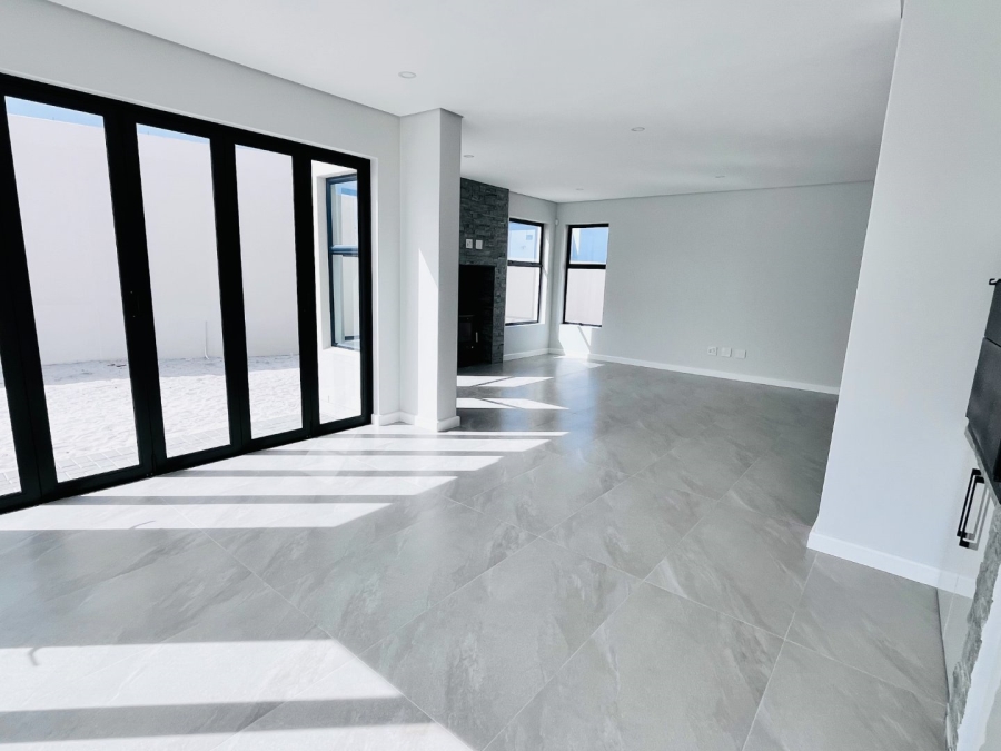 4 Bedroom Property for Sale in Sandown Western Cape